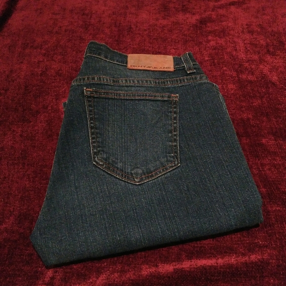 🌻DKNY straight leg mid-rise dark wash jeans - Picture 3 of 6